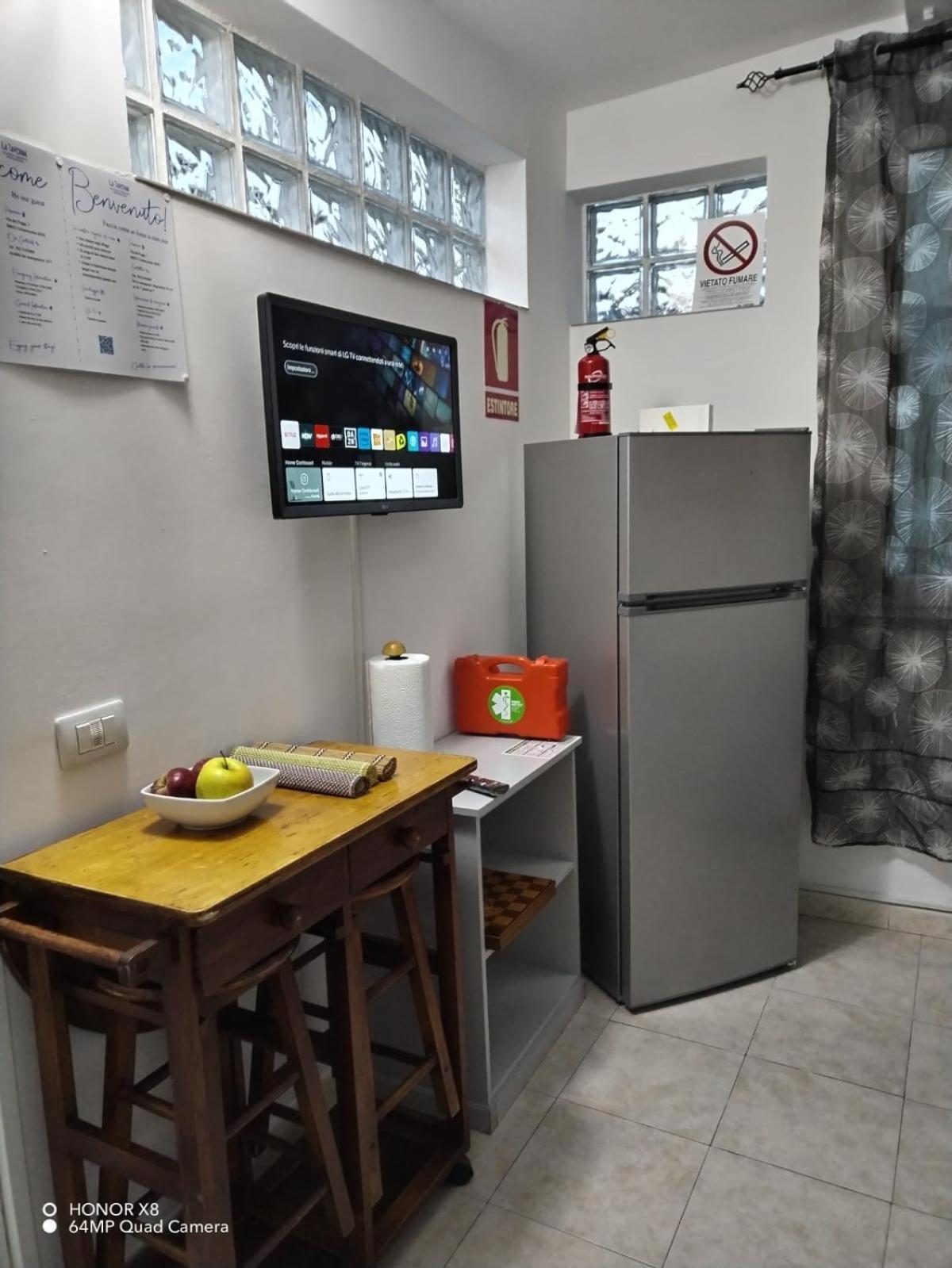 B&B Civitavecchia La Casetta Con Giardino Екстер'єр фото